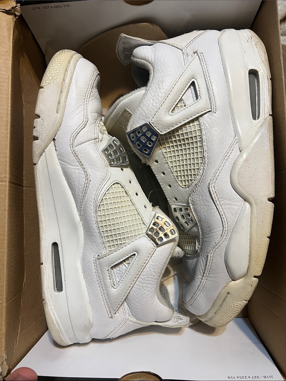 Jordan Air Jordan 4 Retro in White/Metallic Silver